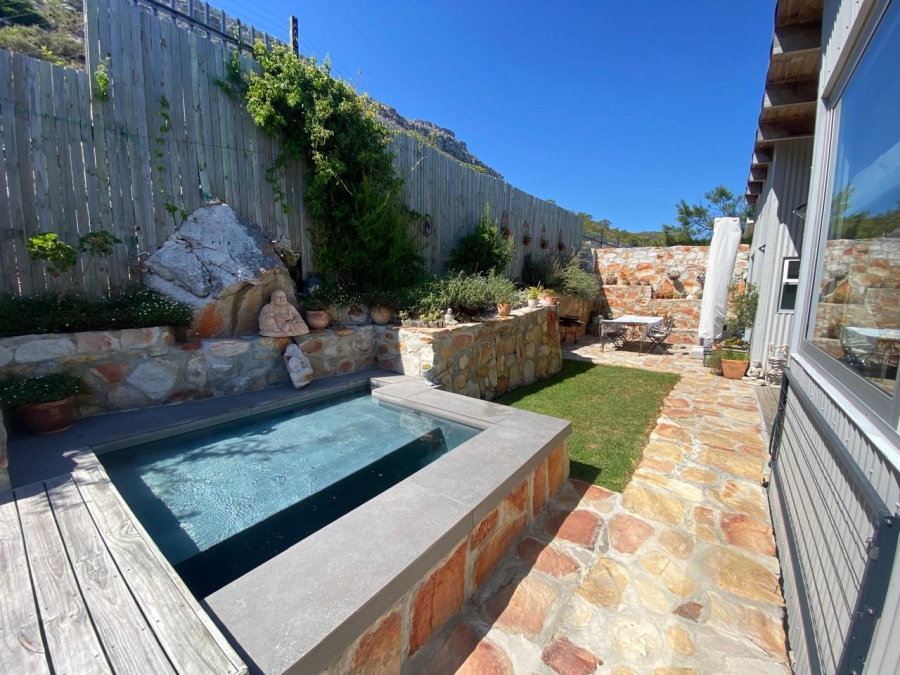 3 Bedroom Property for Sale in Clovelly Western Cape